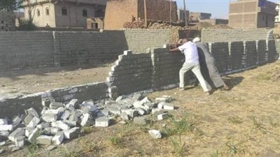 تنفيذ 4 إزالات فورية بقرية المحروسة فى قنا