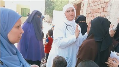 حملة توعوية بوسائل تنظيم الأسرة والكشف الطبي بالمجان بقرية دشلوط فى أسيوط