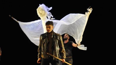 الإلياذة.. الأسطورة الإغريقية ضمن عروض المسرح التجريبي.. صور