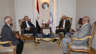 وزير النقل يبحث مع السفير الايطالي تسيير خط رورو لنقل الحاصلات الزراعية بين ميناءي دمياط وتريستا