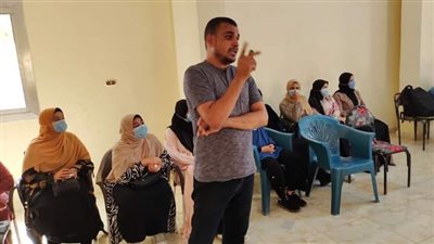 دورة فى ريادة الأعمال وتنمية المهارات بمركز شباب نجع حمادي