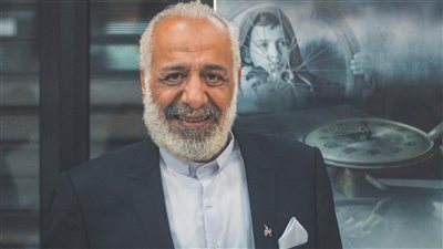 أيمن زيدان ينجو من الموت والعناية الإلهية تنقذه من انفجار مروع