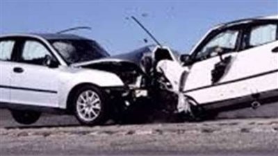 حادث تصادم سيارتين بأعلى كبرى خزان أسوان
