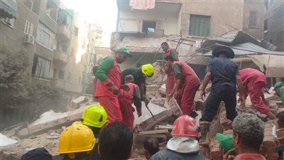 محافظ القاهرة يتابع عمليات رفع أنقاض عقار حدائق القبة المنهار