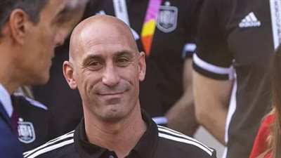 بيان جديد من الاتحاد الإسباني ضد روبياليس بسبب قُبلة جينيفر