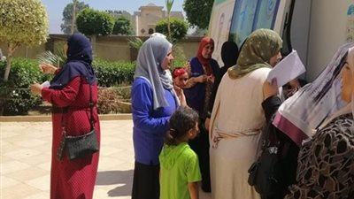 التوعية الميدانية للمواطنين عن حملة ١٠٠ يوم صحة في أماكن التجمعات المختلفة على مستوى محافظة القليوبية 