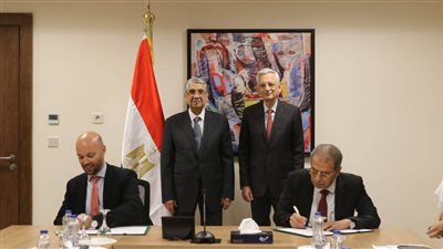 وزير الكهرباء وسفير فرنسا بالقاهرة يشهدان مراسم توقيع مذكرتى تفاهم 