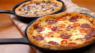 سريعة وسهلة| طريقة تحضير بيتزا الطاسة بالدجاج