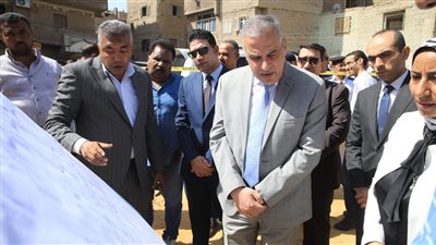 محافظ سوهاج يتفقد مشروع إنشاء 