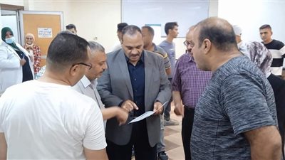 نائب رئيس جامعة بنها لشئون التعليم والطلاب يتفقد إجراءات الكشف الطبي بكليات التجارة والزراعة والطب البيطري  