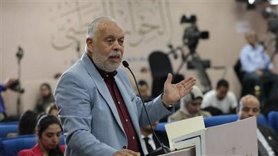 الحوار الوطني.. أشرف زكي يطالب بوقف غلق المسارح الخاصة