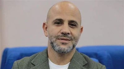 الحوار الوطني.. عزيز الشافعي: هناك فجوة بين ما يحدث بالعالم فى صناعة المزيكا