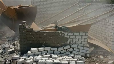 إزالة فورية للتعديات على الأراضي بقرية الشعانية بقنا