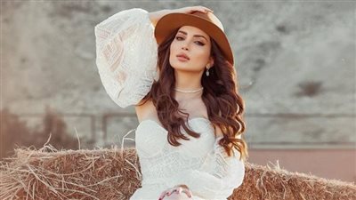 بإطلالة ناعمة.. نسرين طافش تخطف الأنظار بجمال ملامحها