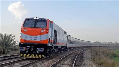 وفاة شخص صدمه قطار أثناء عبور القضبان في البدرشين