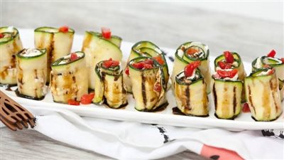 مفيدة للشعر| طريقة عمل لفائف الكوسا بالبشاميل وجبن الفيتا