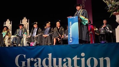 الخشت يهنئ وزير التعليم العالي بالدكتوراه الفخرية من جامعة إيست لندن