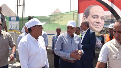 رئيس الوزراء يتابع تطوير المنطقة المحيطة بالمتحف المصري الكبير