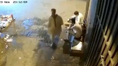  نجاة شابين قبل لحظات من سقوط المنزل عليهما بسبب زلزال المغرب (شاهد) 