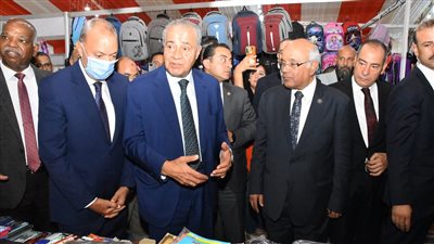 وزير التموين ومحافظ القليوبية يفتتحان معرض 