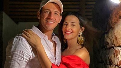 بلقطات رومانسية.. دنيا سمير غانم تحتفل بعيد ميلاد رامي رضوان