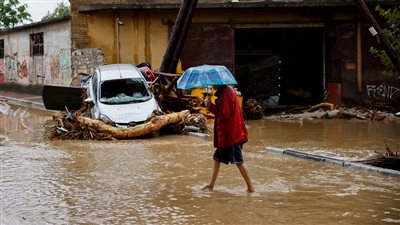 العاصفة دانيال تقهر موجة الحر في مصر.. الأرصاد تكشف موعد وصولها (فيديو)