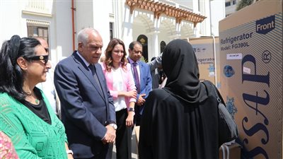 محافظ الجيزة يُسلم 108 أجهزة كهربائية لفتيات المحافظة المقبلات على الزواج 