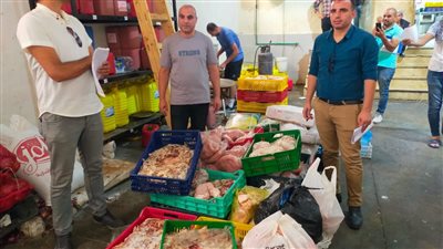  ضبط 7 أطنان مخلل ولحوم وعصائر غير صالحة بكفر الدوار دمنهور