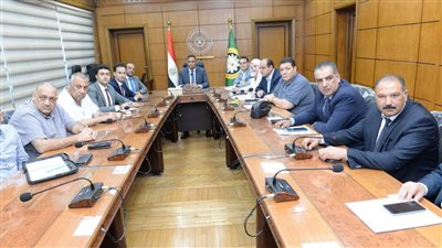 محافظ الدقهلية يلتقي وفد المبادرة الوطنية لتطوير الصناعة المصرية