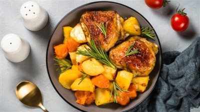 طريقة تحضير صينية الدجاج مع البطاطس بالكاري