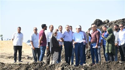 محافظ الغربية يتابع أعمال الرصف والتطوير بالمحلة 