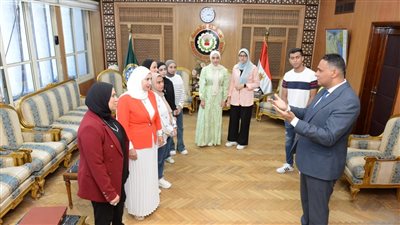 محافظ الدقهلية يلتقي طلاب كلية آداب جامعة دمياط