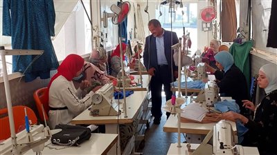 العمل تختتم برنامج تدريبي للفتيات على التفصيل والخياطة بالمنيا