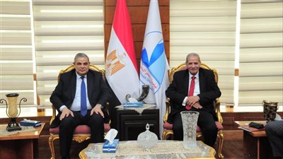 رئيس جامعة كفر الشيخ يترأس لجنة اختيار عميد كلية التربية النوعية