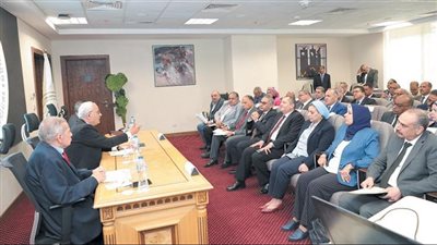 «حجازى» يحذر من زيادة المصروفات بالمدارس وفرض إتاوات على أولياء الأمور