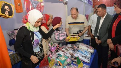 محافظ أسيوط يفتتح معرض الأسر المنتجة والمشروعات الصغيرة 