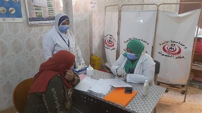 صحة القليوبية: توقيع الكشف الطبي على 1421 مواطنًا مجانًا بقرية كفر الشموت ببنها