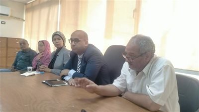 وكيل صحة قنا يعقد اجتماعًا لمديري الإدارات لمناقشة خطة العمل القادمة