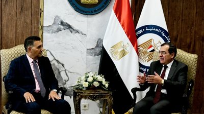  لجنة عليا من 