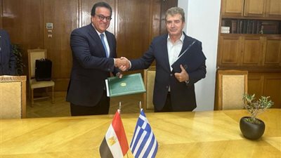 وزير الصحة يبحث مع نظيره اليوناني تفعيل التعاون في عدد من الملفات الصحية الهامة