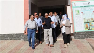 محافظ الوادي الجديد يقرر تخفيض المصروفات الدراسية للطلاب المتقدمين للمدرسة الدولية الرسمية 