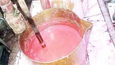 حلوى المولد فى شِباك تجار الموت