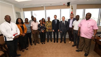 مساعد وزير الإسكان يستقبل وفدًا من دولة كينيا لعرض التجربة العمرانية المصرية