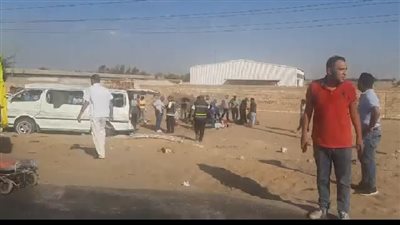 وفاة شخص وإصابة 13 في انقلاب ميكروباص بالشرقية