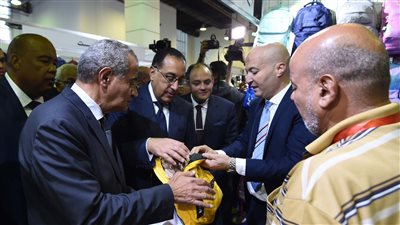 رئيس الوزراء يفتتح المعرض الرئيسي لـ