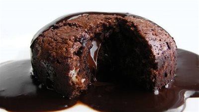 اصنعيها بالكاكاو الصحي.. طريقة عمل مولتن كيك لذيذ