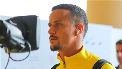 الكشف عن حجم إصابة لويس فيليبي ومدة غيابه عن الاتحاد 