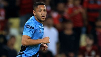 أزمة الرواتب تحرم برشلونة من قيد فيتور روكي وحل يحسم الأمر