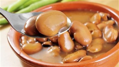 سعر الفول اليوم الجمعة لدى المستهلك.. طبق الغلابة بكام