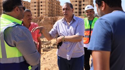 نقيب المحامين يتفقد أعمال إنشاء المركز الطبي بأكتوبر وعمارات مدينة محمود بسيوني